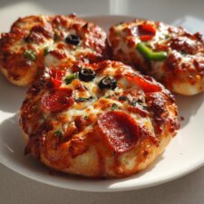 3-Ingredient Blissful Mini Pizzas Ready in 30 Minutes